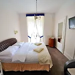 J5 Helvetie & La Brasserie Hotel Montreux