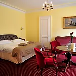 J5 Helvetie & La Brasserie Ξενοδοχείο Μοντρέ