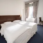 J5 Helvetie & La Brasserie Hotel