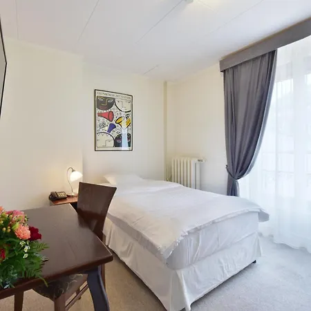 Otel J5 Helvetie & La Brasserie Montrö