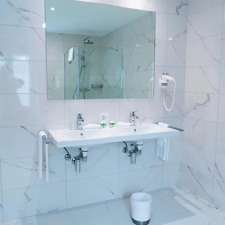 J5 Helvetie & La Brasserie 3*