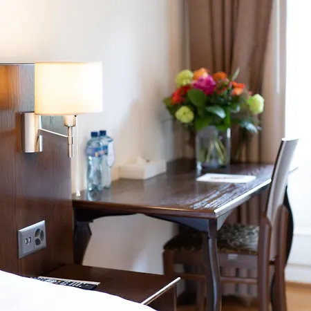 J5 Helvetie&la Brasserie Hotel 3*
