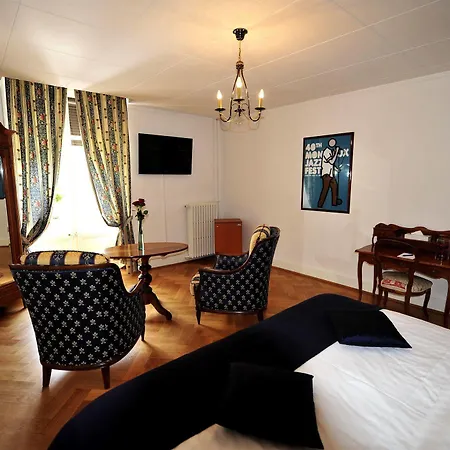 Otel J5 Helvetie & La Brasserie Montrö