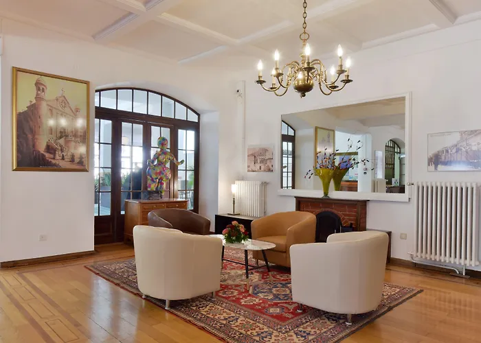 J5 Helvetie & La Brasserie Szálloda 3*