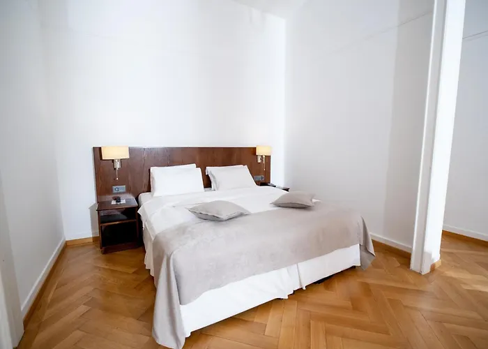 Szálloda J5 Helvetie & La Brasserie