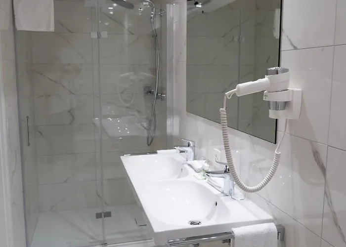 Szálloda J5 Helvetie & La Brasserie 3*