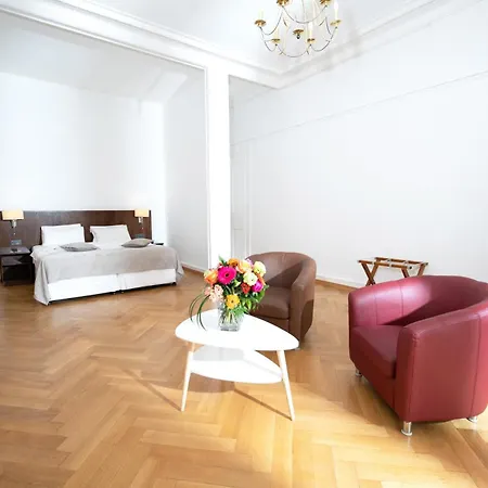 Отель J5 Helvetie & La Brasserie Монтрё