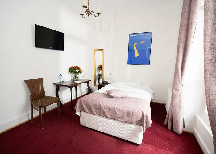 J5 Helvetie & La Brasserie 3* Монтрё