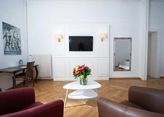 J5 Helvetie & La Brasserie Отель 3*