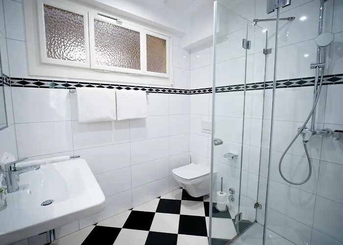 Отель J5 Helvetie & La Brasserie