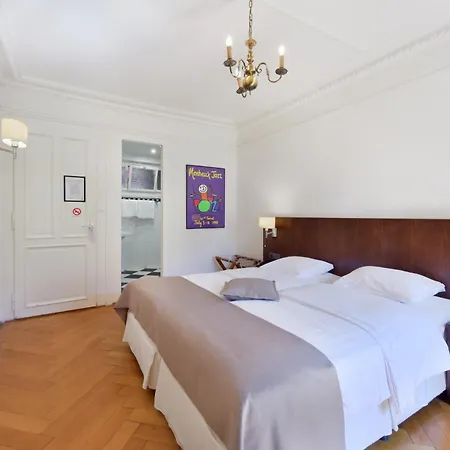 J5 Helvetie & La Brasserie 3* Μοντρέ