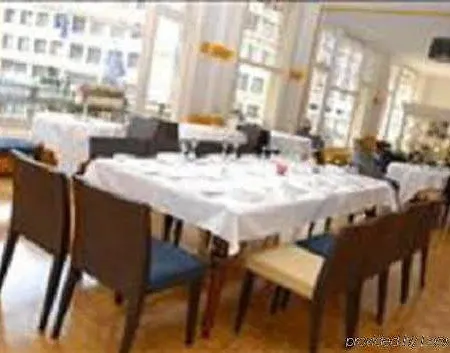 J5 Helvetie & La Brasserie 3* Μοντρέ