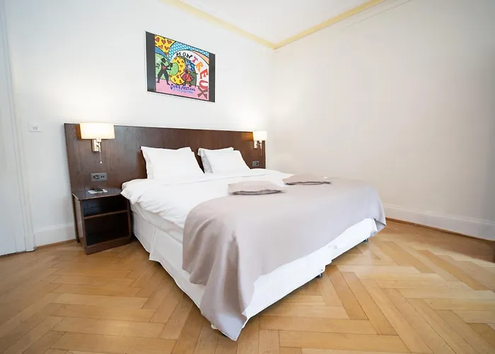 J5 Helvetie & La Brasserie Hotel