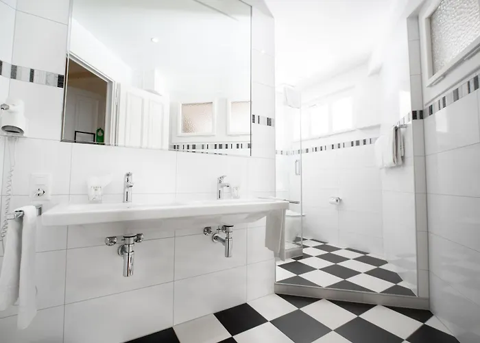 J5 Helvetie & La Brasserie 3*